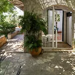 Mai\'S Cottage